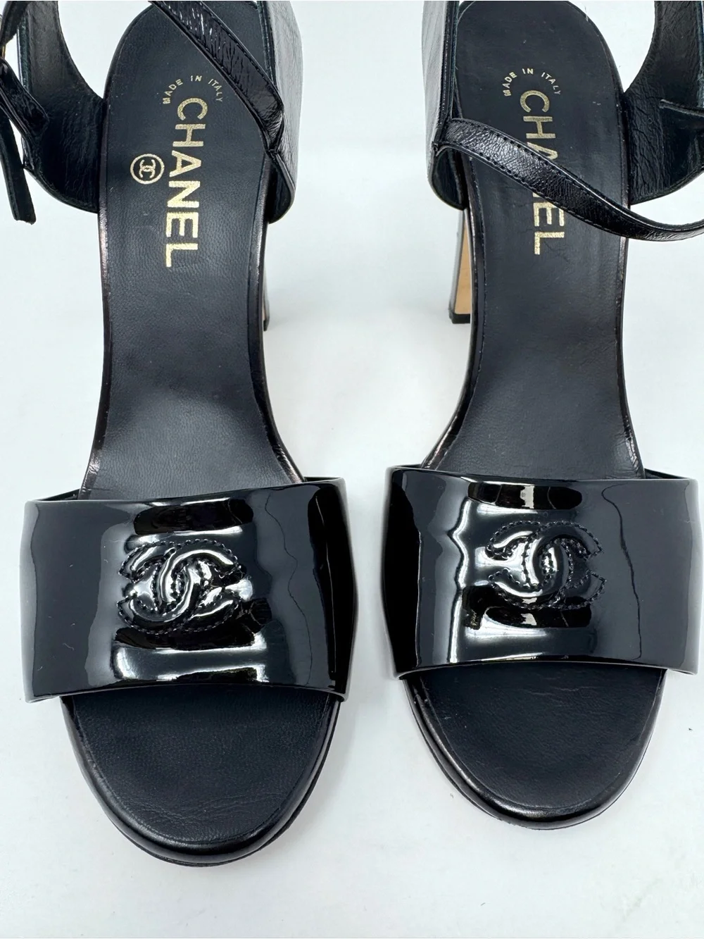 CHANEL Black Patent Leather Slingback Sandals with CC Logo